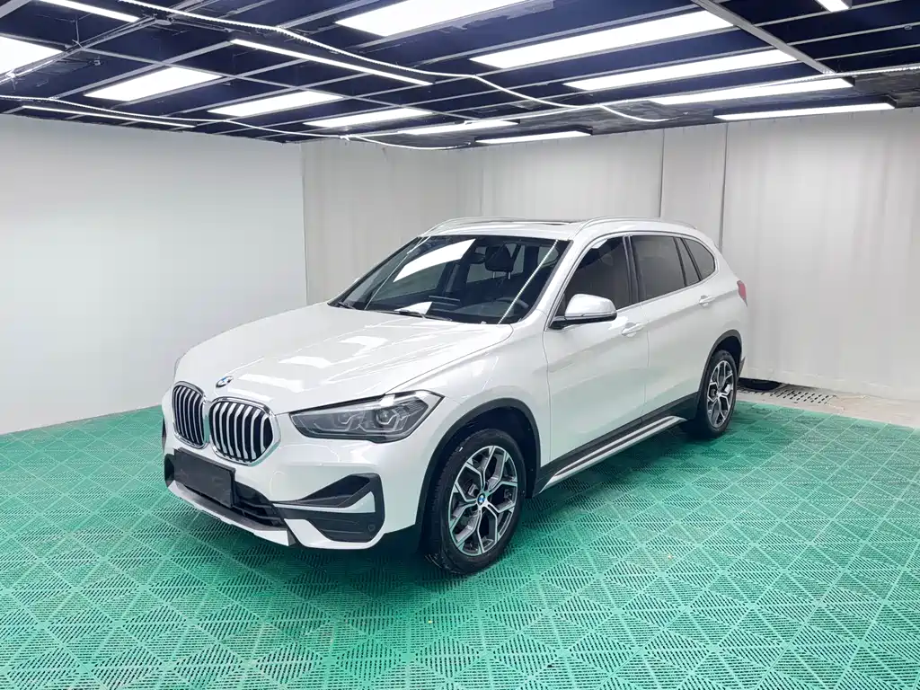 BMW X1 2022 — фото 1