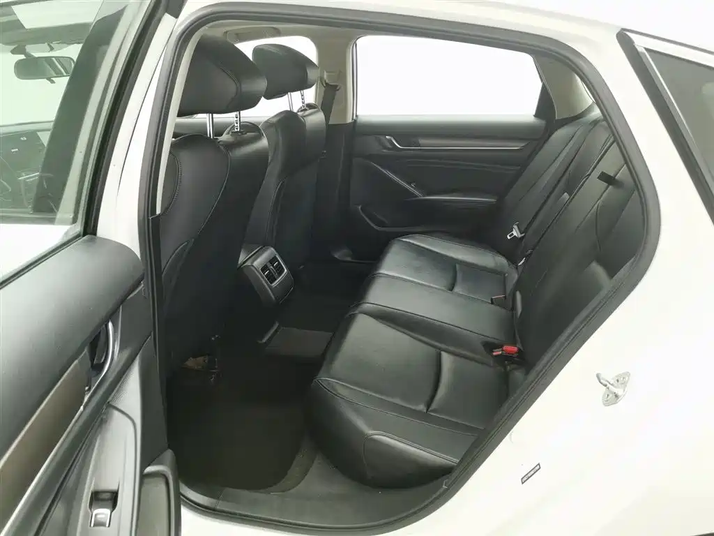 Honda Accord 2019 — фото 15