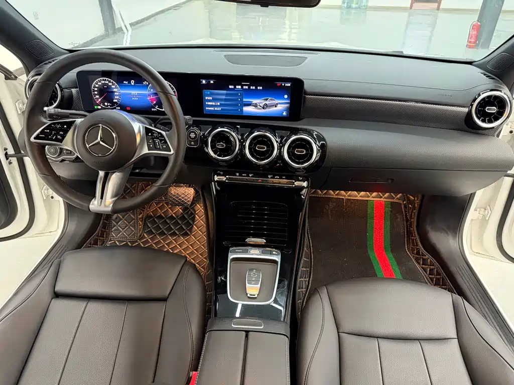 Mercedes-Benz A-Class 2023 — фото 10