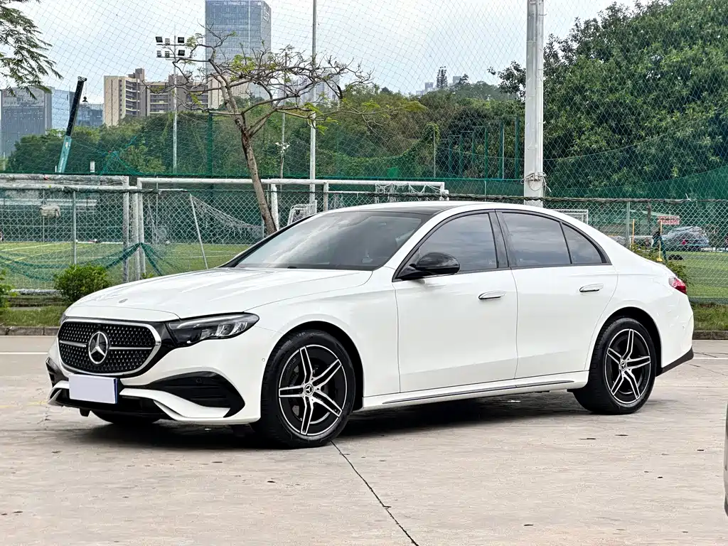 Mercedes-Benz E-Class 2024 — фото 1