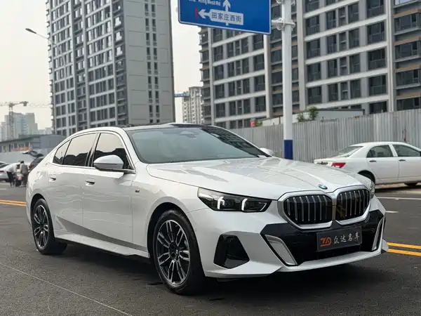 BMW 5 Series 2025