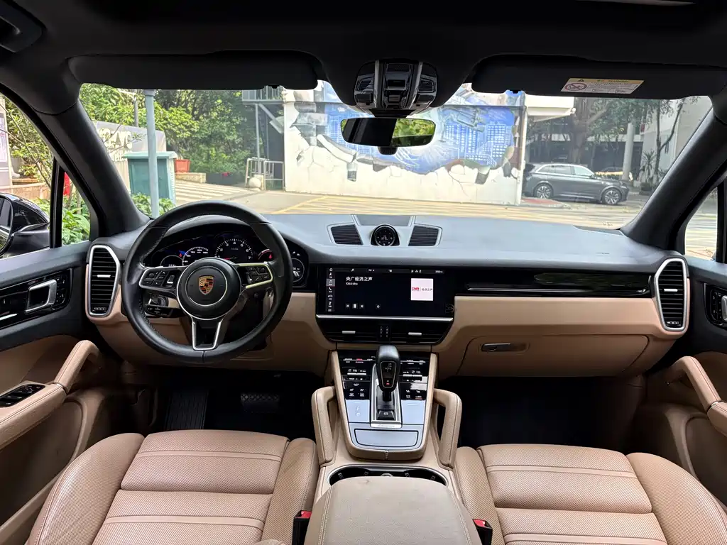 Porsche Cayenne 2019 — фото 17