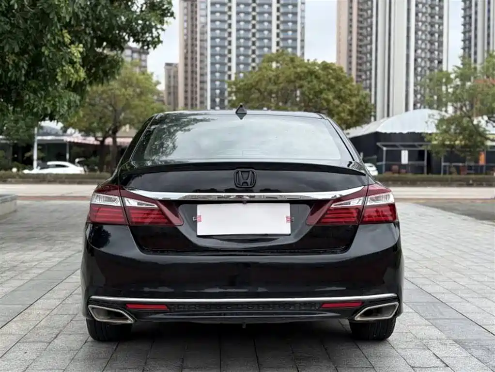 Honda Accord 2018 — фото 8