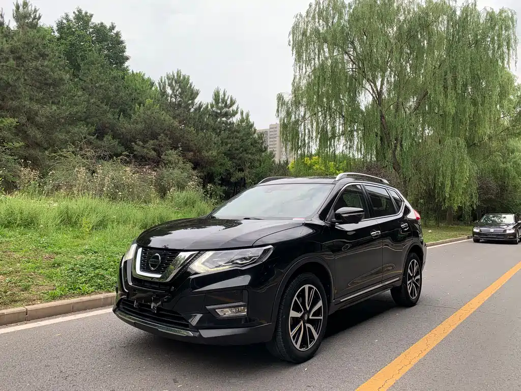 Nissan X-Trail 2017 — фото 1