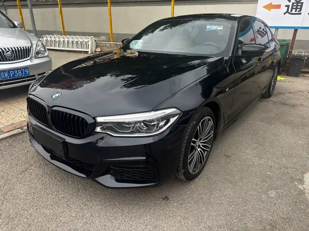 BMW 5 Series 2019 — фото 1