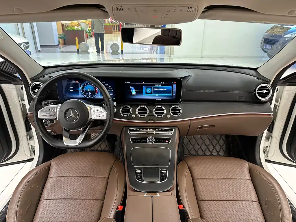 Mercedes-Benz E-Class 2019 — фото 22