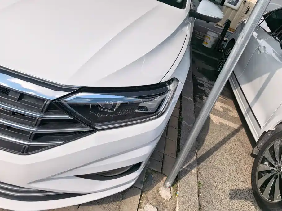 Volkswagen Sagitar 2021