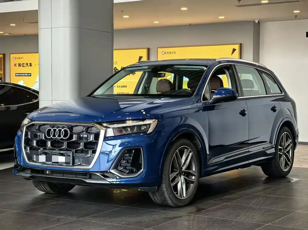 Audi Q7 2024 — фото 1