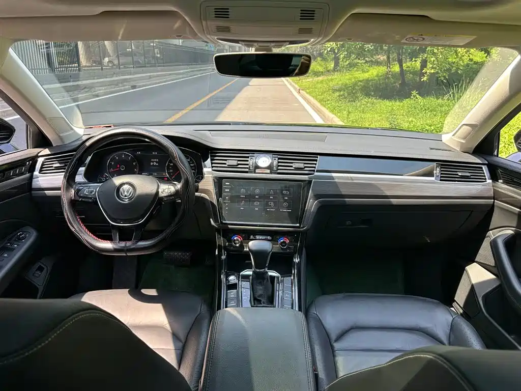 Volkswagen Phideon 2018 — фото 9