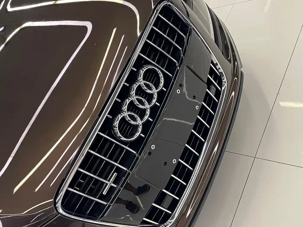 Audi Q7 2013 — фото 39