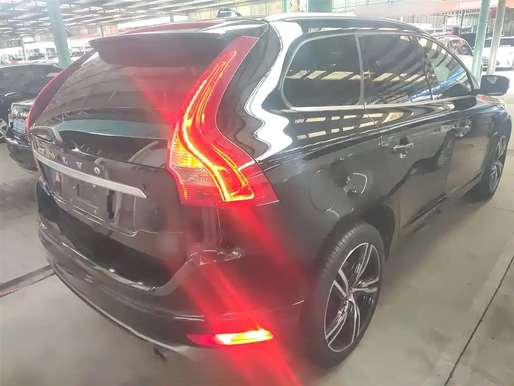 Volvo XC60 2017 — фото 6