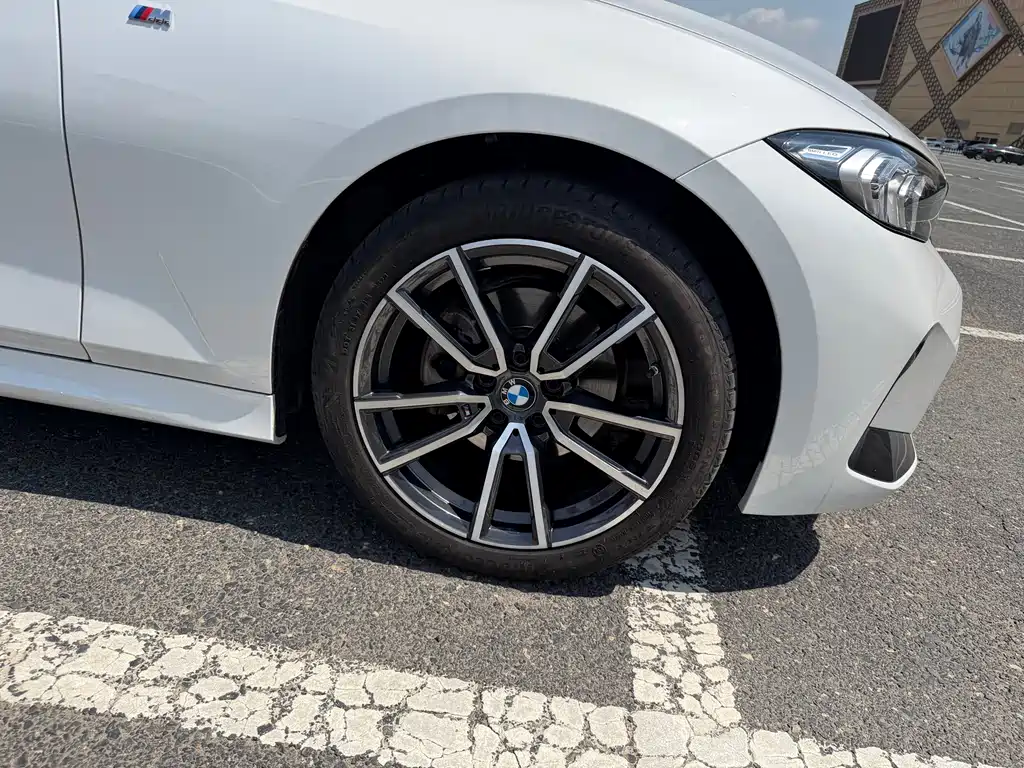 BMW 3 Series 2023 — фото 14