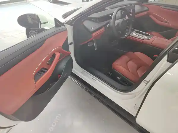 Xiaomi SU7 2025