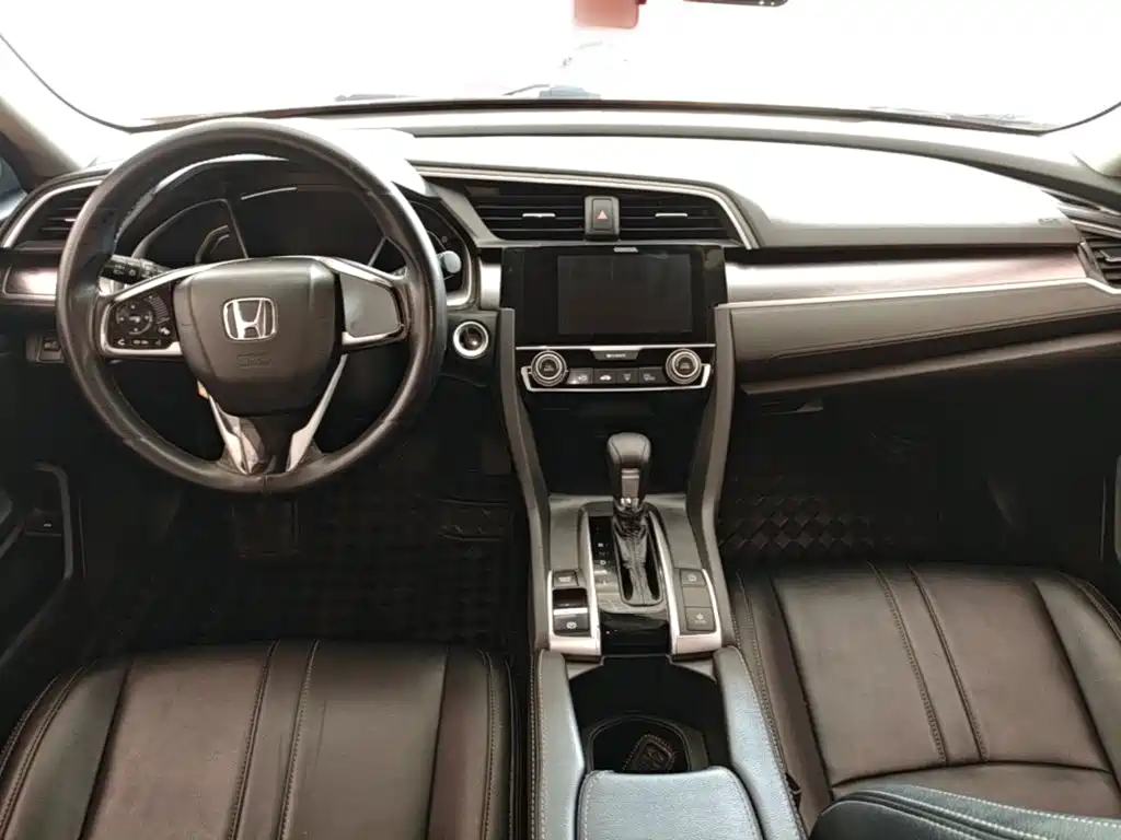Honda Civic 2018 — фото 10