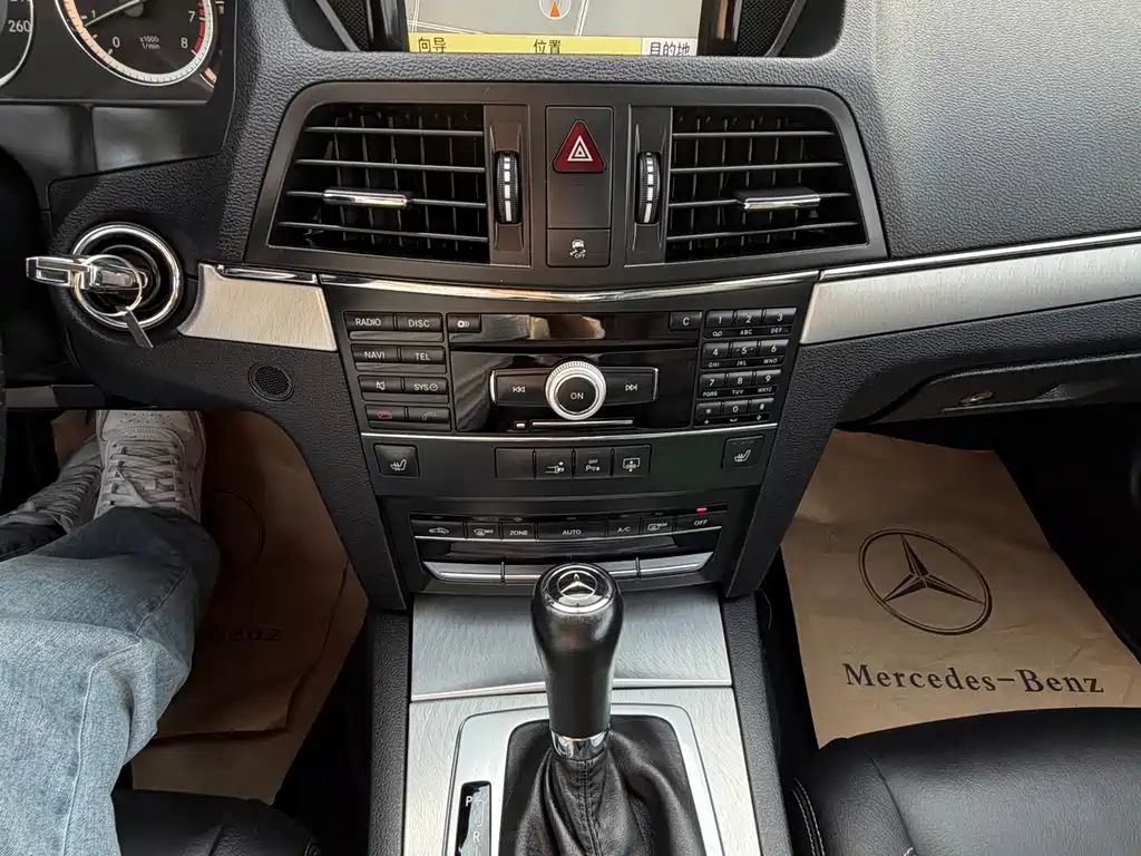 Mercedes-Benz E-Class 2010 — фото 14