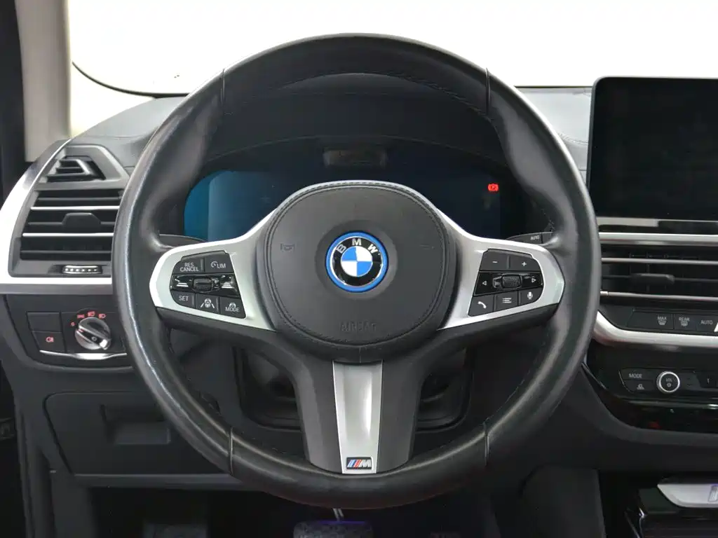 BMW iX3 2022 — фото 9
