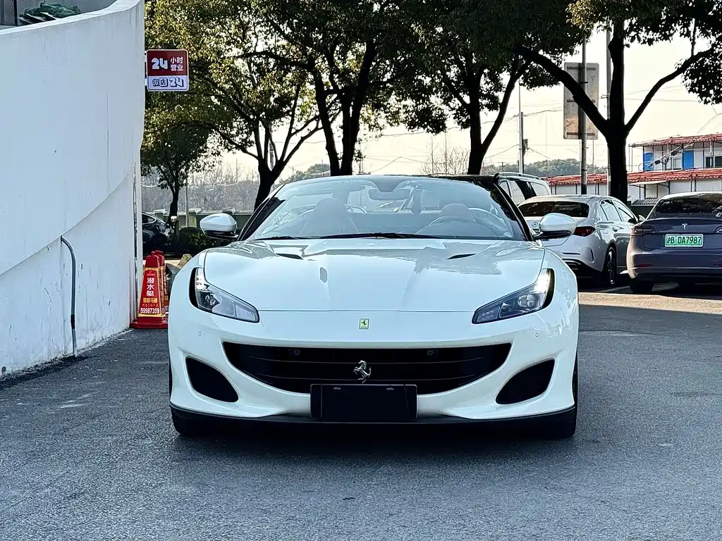 Ferrari Portofino 2019 — фото 10