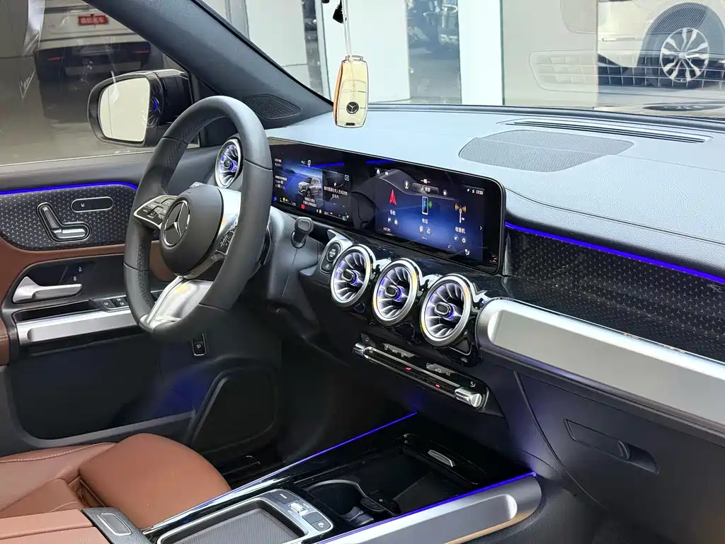 Mercedes-Benz GLB 2025