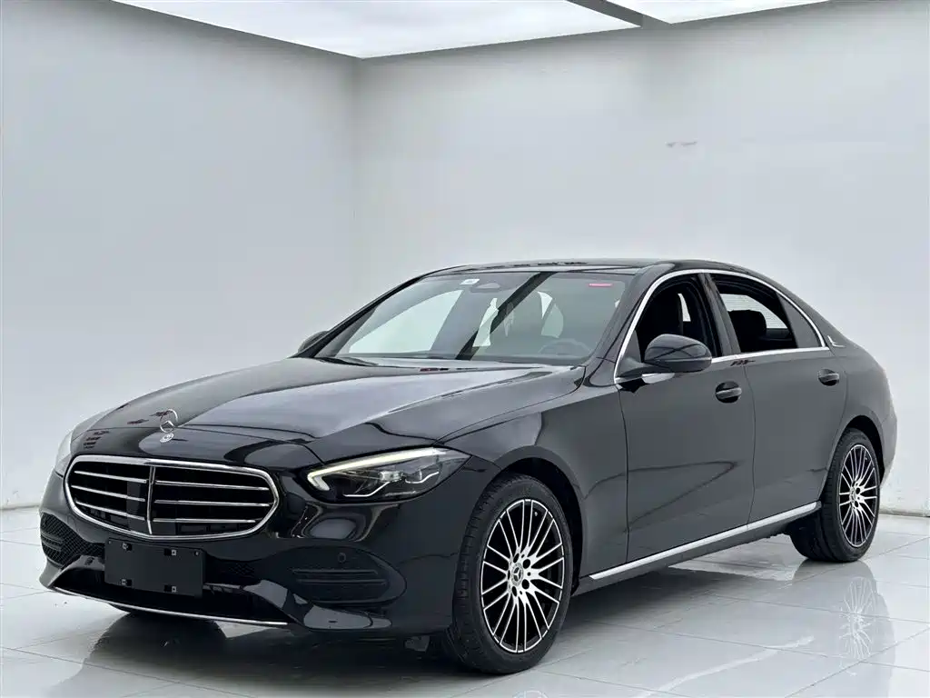 Mercedes-Benz C-Class 2023 — фото 2