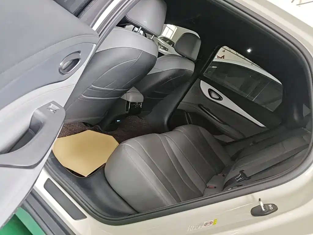 BYD Seal 07 DM-i 2025 — фото 17