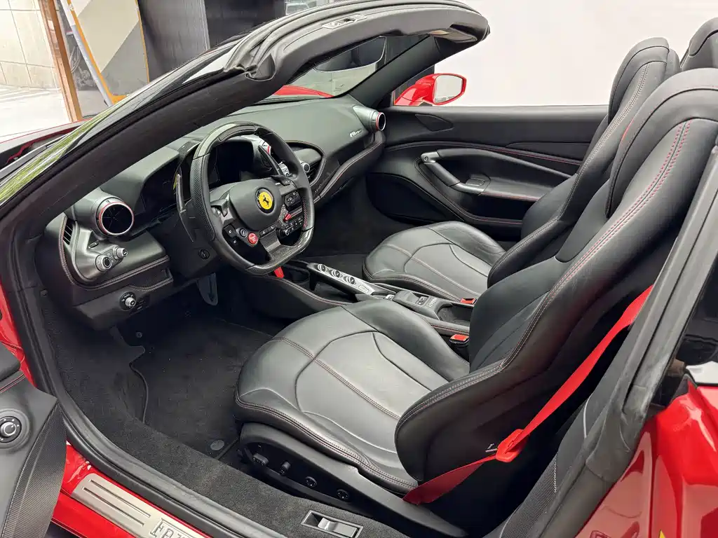 Ferrari F8 2022 — фото 11