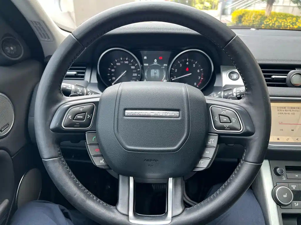 Land Rover Evoque 2019 — фото 18