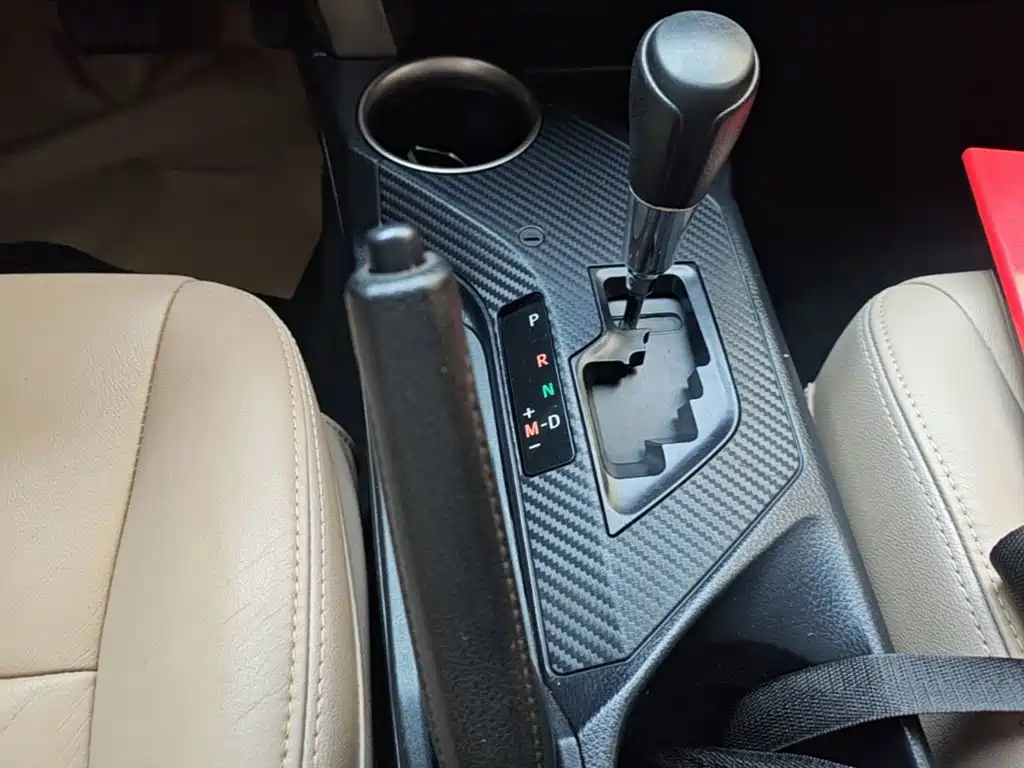 Toyota RAV4 2015 — фото 14