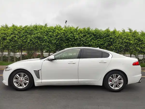 Jaguar XF 2015