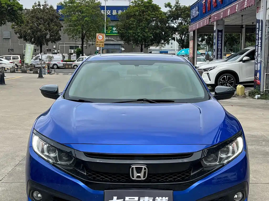 Honda Civic 2018 — фото 2