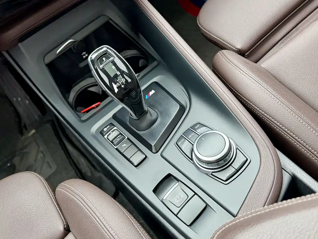 BMW X1 2022 — фото 8