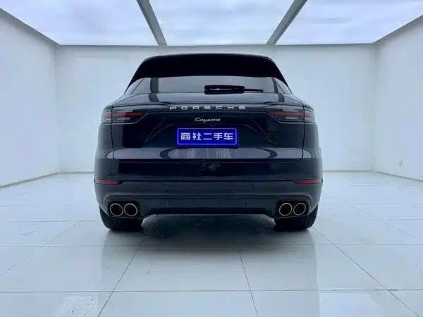 Porsche Cayenne 2021