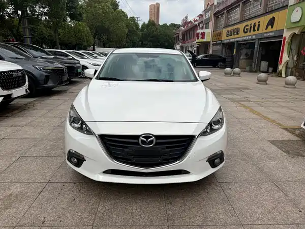 Mazda 3 Axela 2016