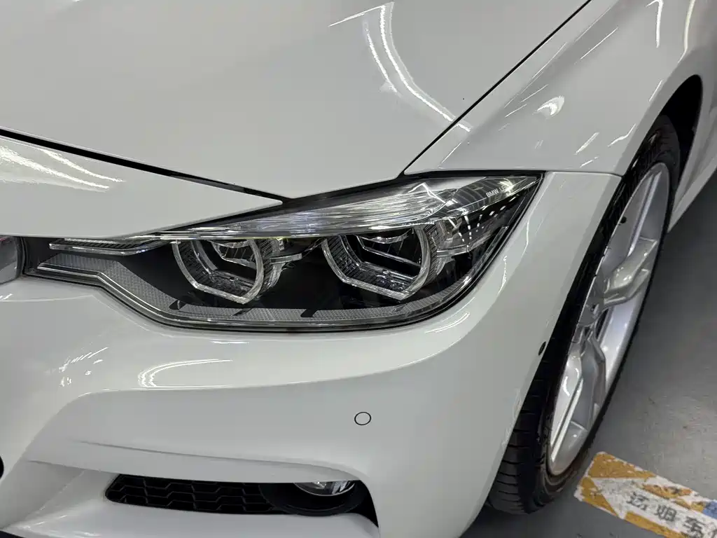 BMW 3 Series 2018 — фото 5