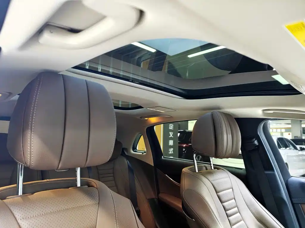 Mercedes-Benz E-Class 2018 — фото 13