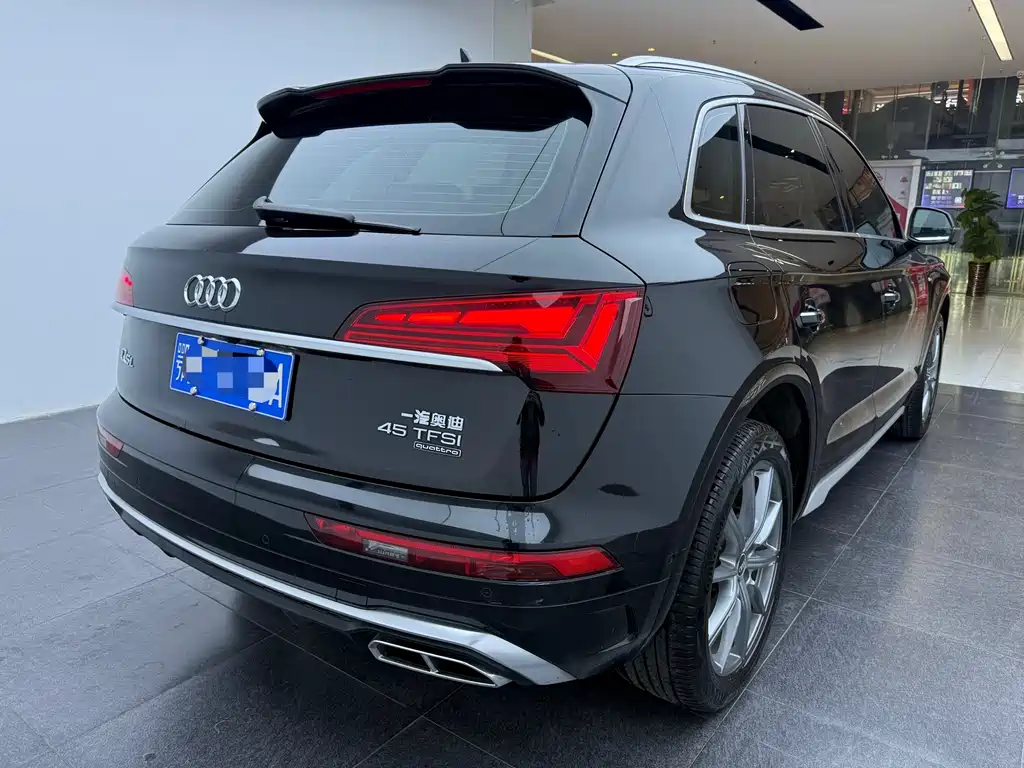 Audi Q5L 2021 — фото 9