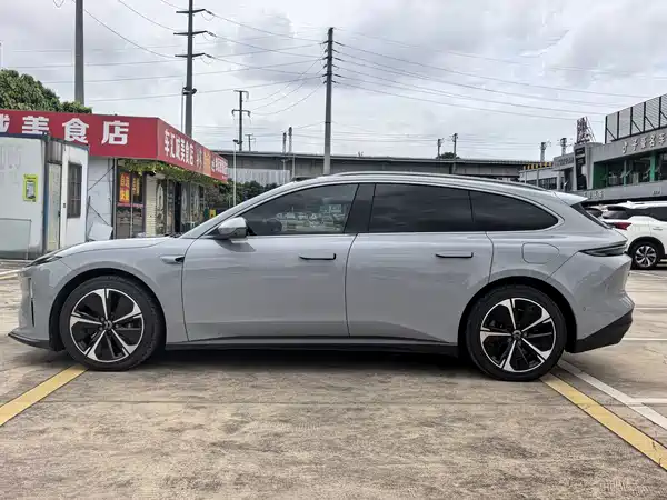 NIO ET5T 2023