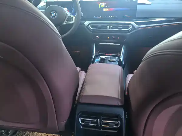 BMW i3 2024