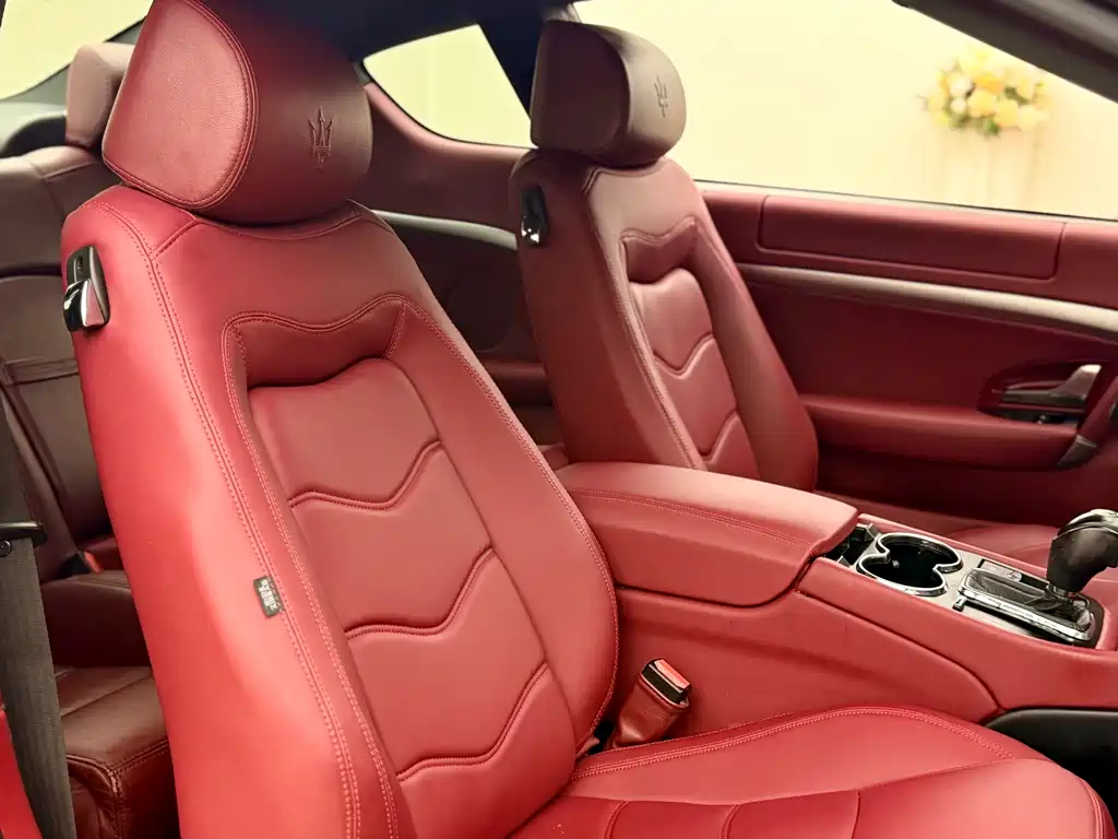 Maserati GranTurismo 2013 — фото 17