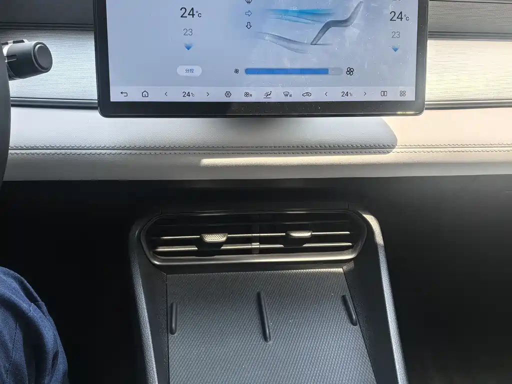 BYD Seal 05 DM-i 2025 — фото 17