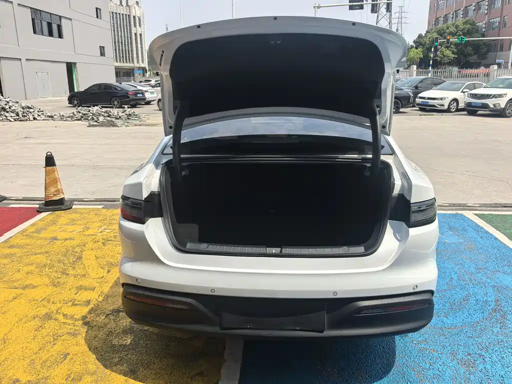 BYD Seal 05 DM-i 2025 — фото 20