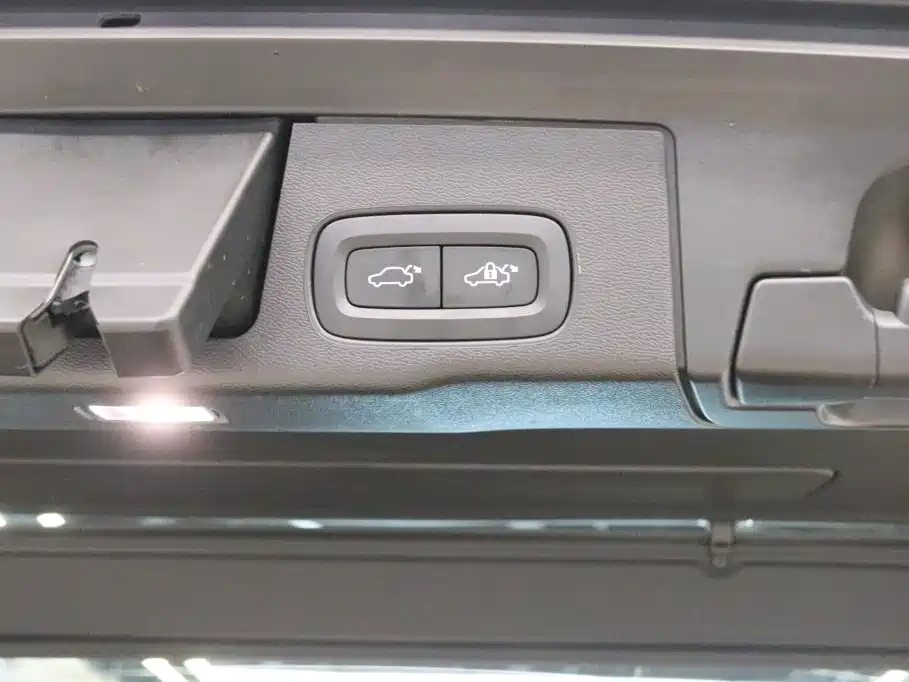 Volvo XC60 2024 — фото 19