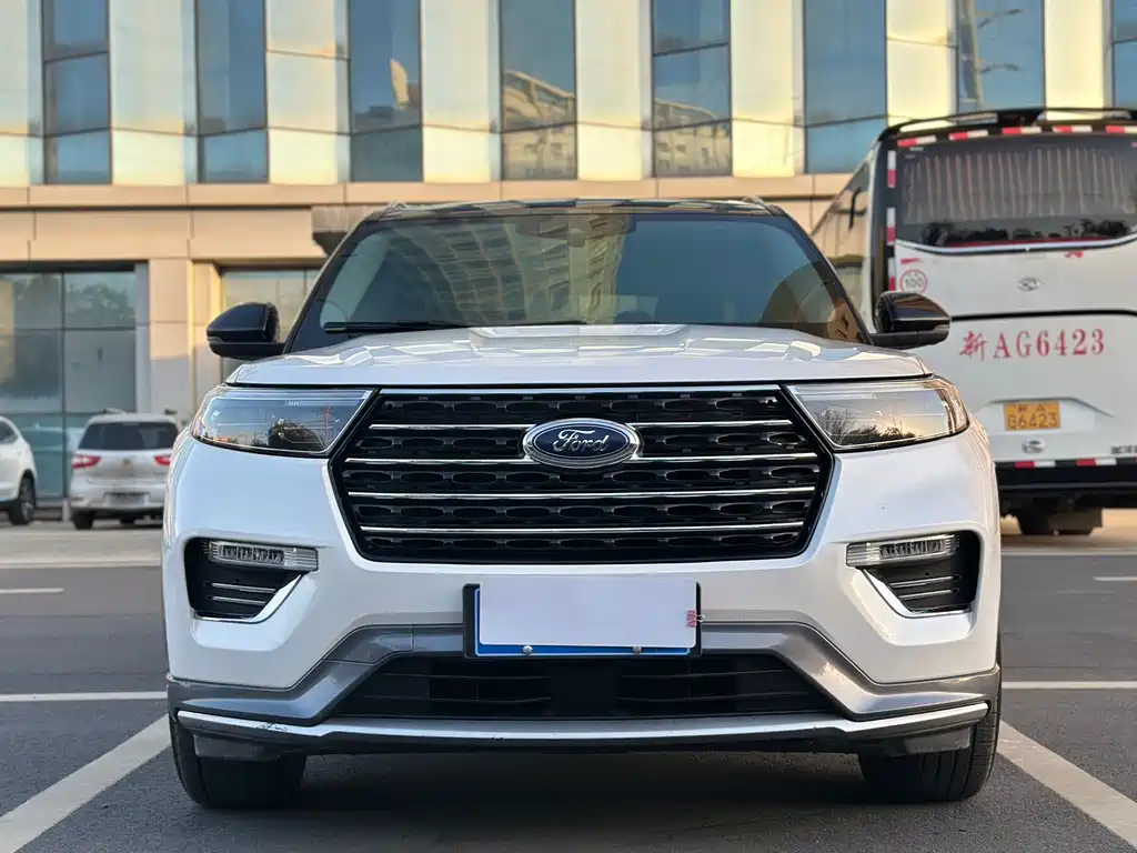 Ford Explorer 2021 — фото 2