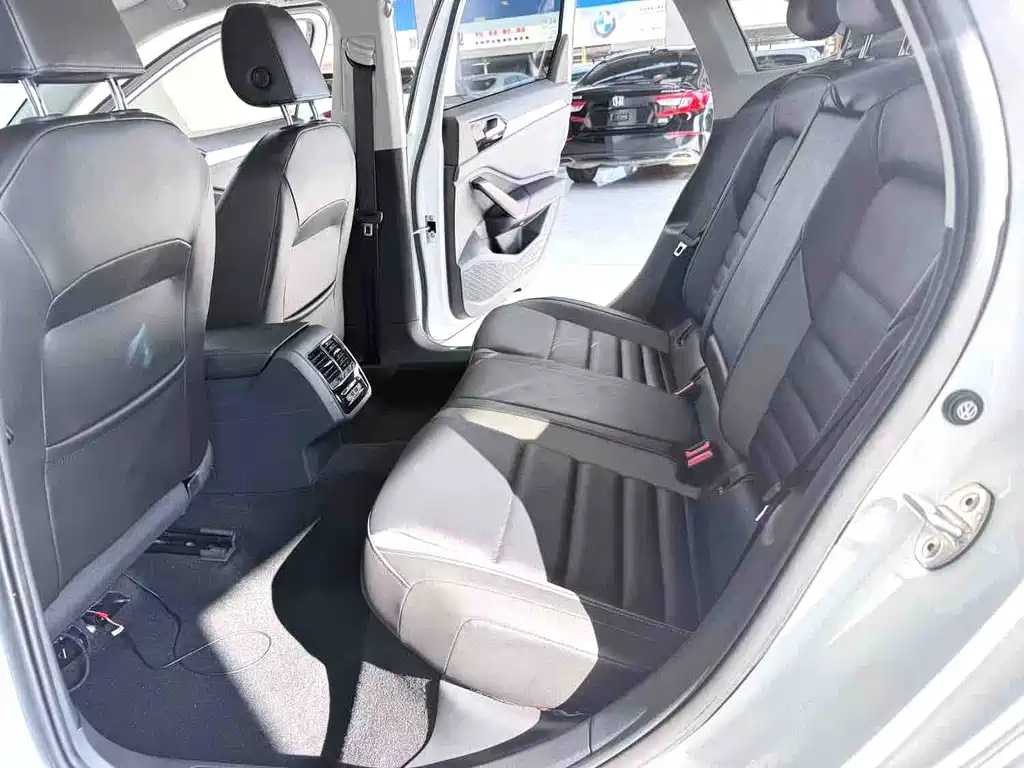 Volkswagen Sagitar 2022