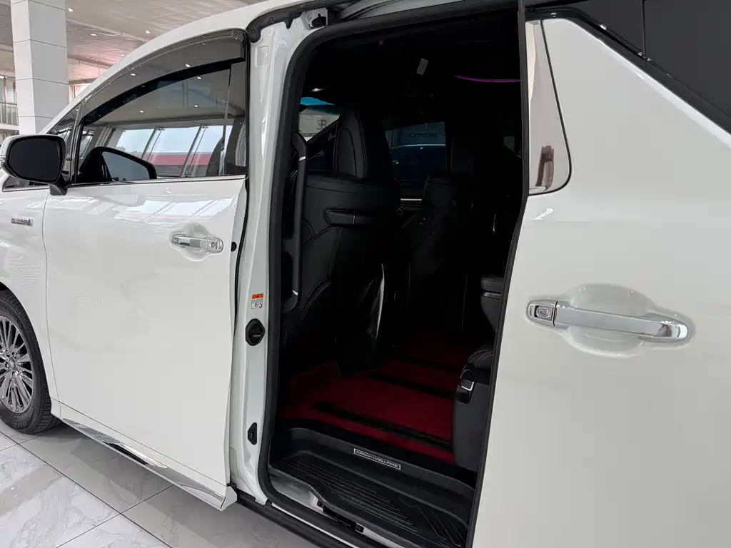Toyota Vellfire 2023 — фото 9