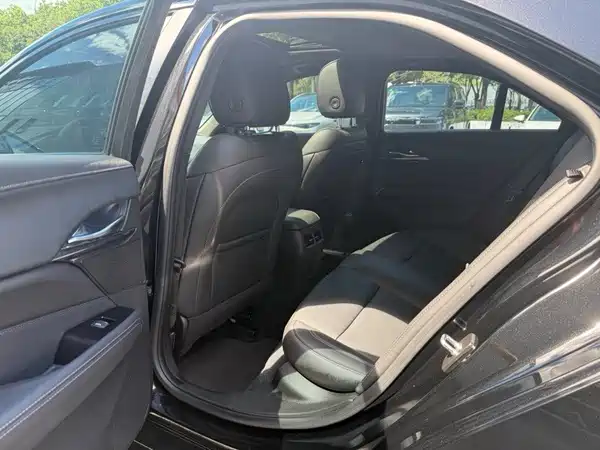 Cadillac CT4 2024