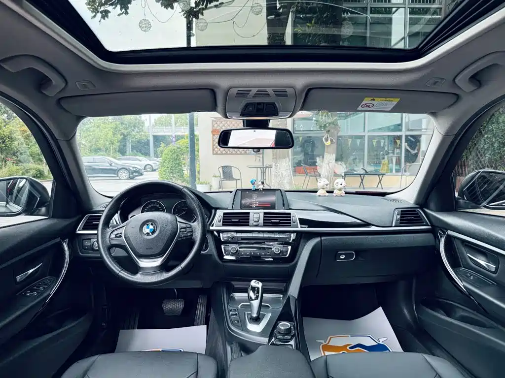 BMW 3 Series 2017 — фото 16