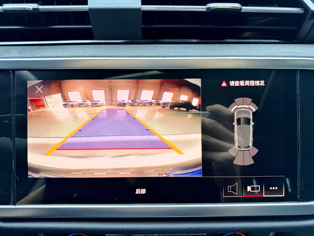 Audi Q3 2022 — фото 10