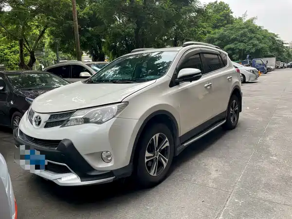Toyota RAV4 2015
