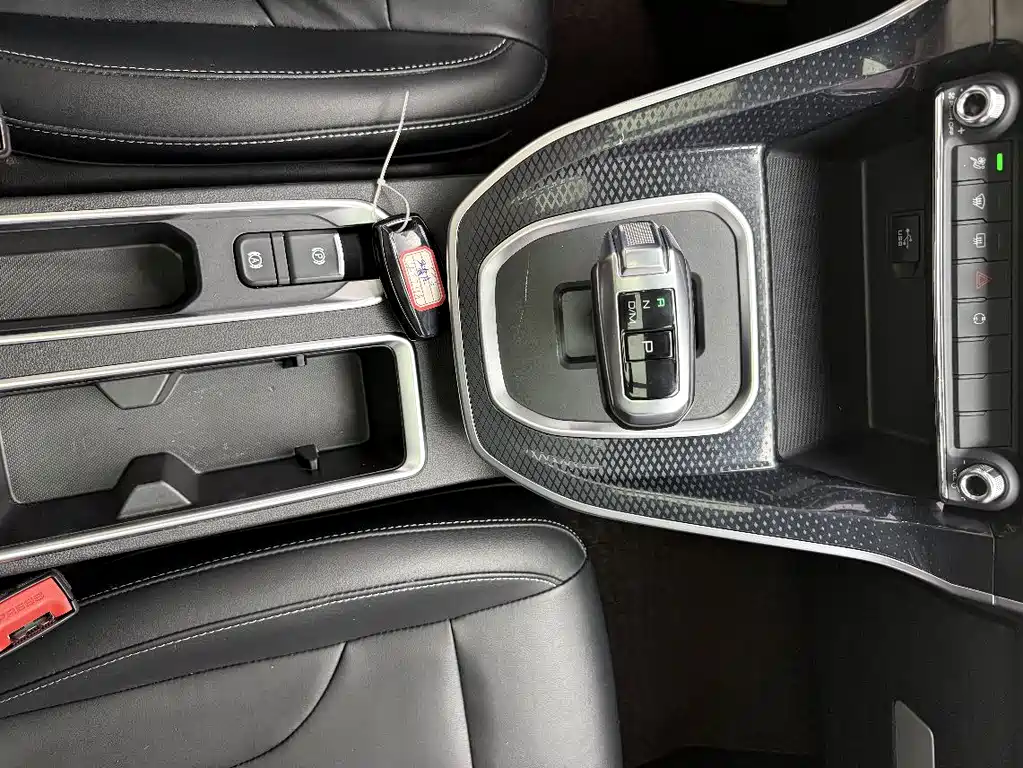 Haval M6 2022 — фото 15