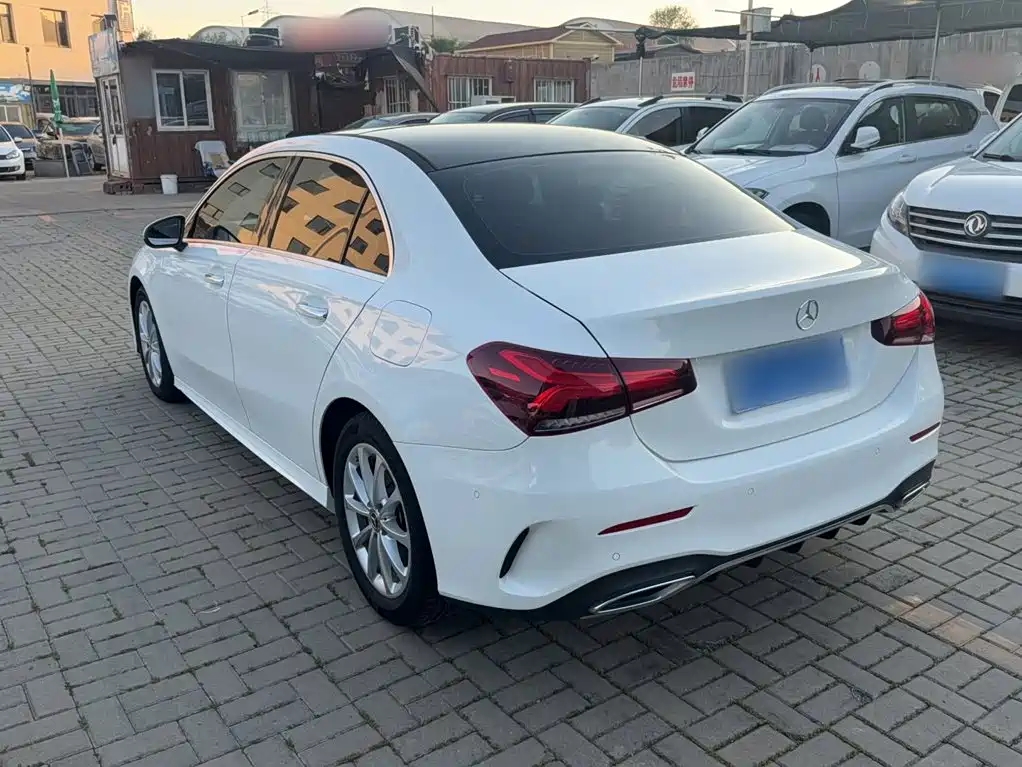 Mercedes-Benz A-Class 2019 — фото 10